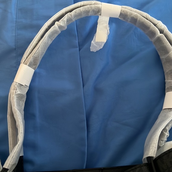 Beautiful new Michael Kors tote - Picture 11 of 11